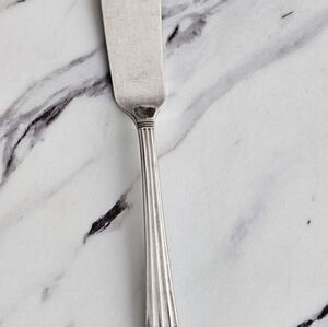 Vintage (1936) Oneida Community (Coronation) Master Butter Knife.